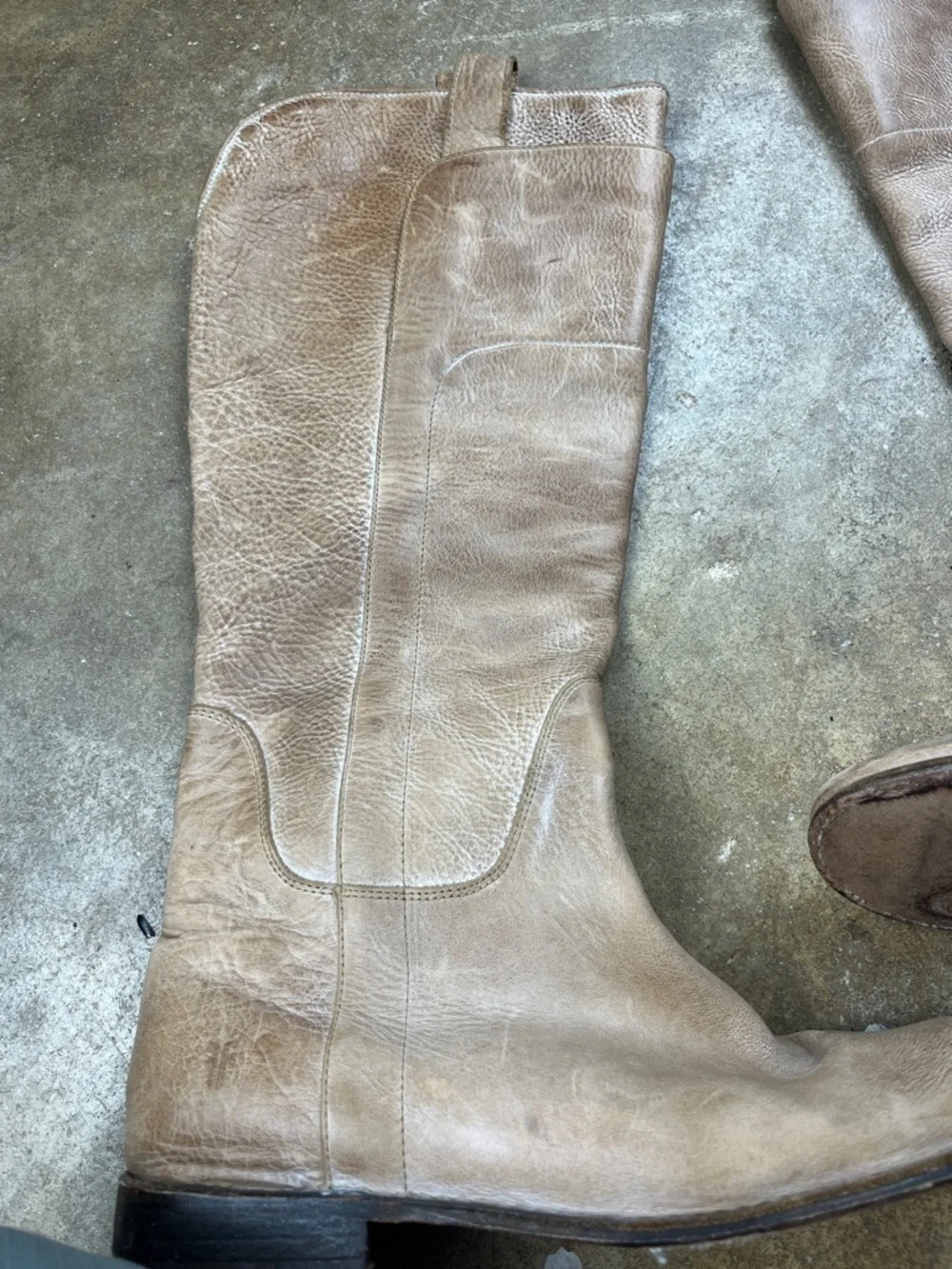 Frye Paige Tall Leather Riding Boots in Light Taupe (with flaw) Size: 9 1/2B